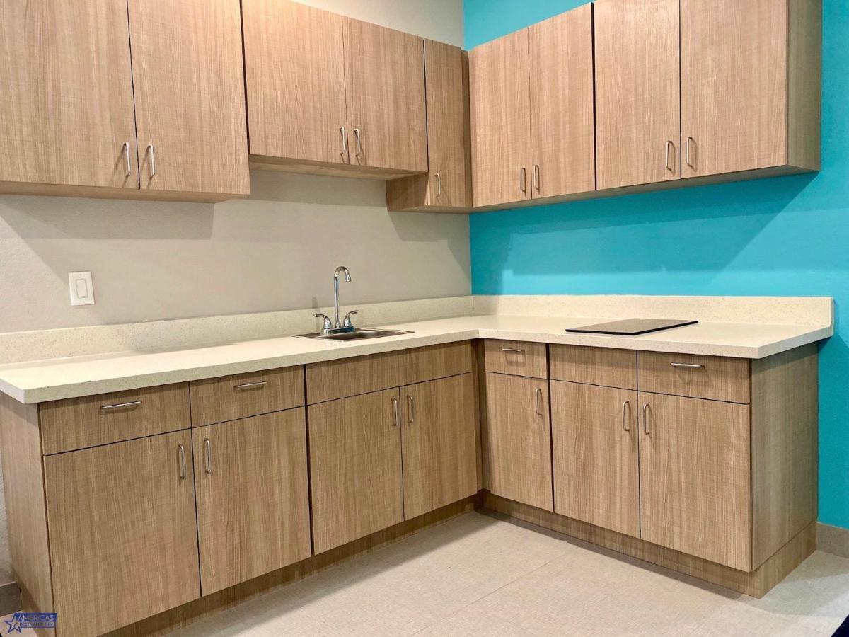 Americas Best Value Inn Houston Willowbrook Bagian luar foto